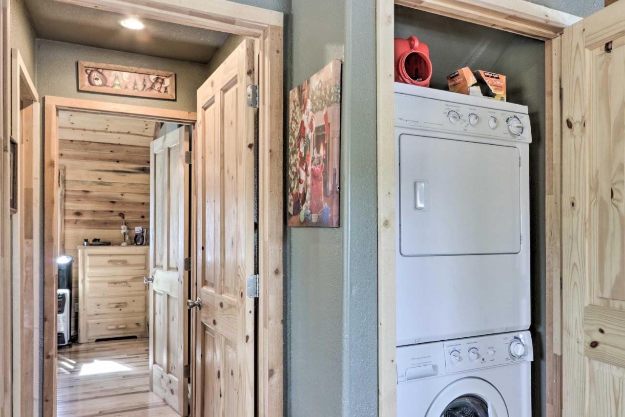 Cozy Heber-Overgaard Cabin With Fire Pit, Game Room! 외부 사진